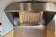 commercial-kitchen-system-inside-a-horse-box