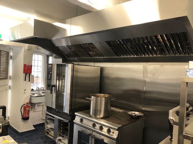 Sea Grave Arms 3500mm canopy with extraction system5